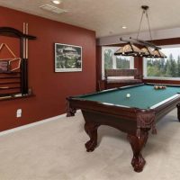 Pool Table, Cue Set & Table Lamp