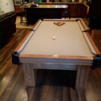 Regulation POOL TABLE in excellent condition