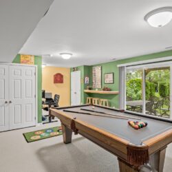 Brunswick 6 pocket table
